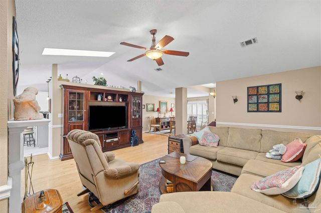 38 Faison St, Pensacola, FL 32505