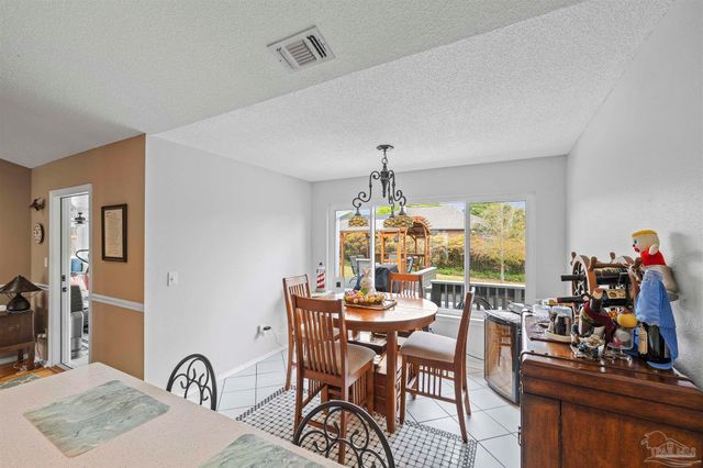 38 Faison St, Pensacola, FL 32505