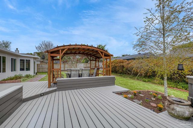 38 Faison St, Pensacola, FL 32505