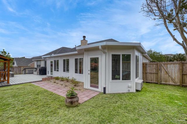 38 Faison St, Pensacola, FL 32505