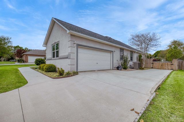 38 Faison St, Pensacola, FL 32505