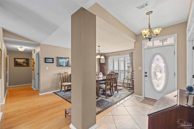 38 Faison St, Pensacola, FL 32505