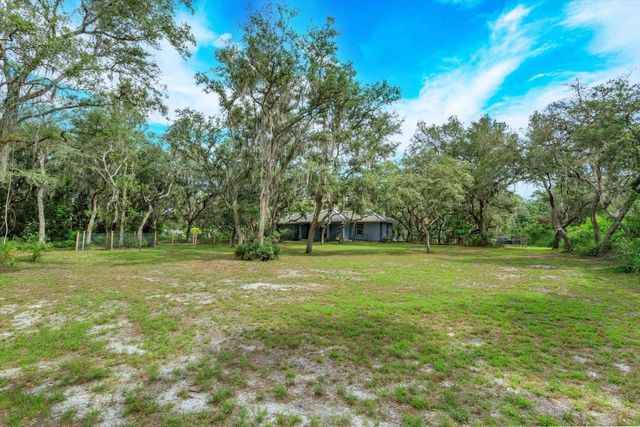 17249 HOLLY COURT, Umatilla, FL 32784