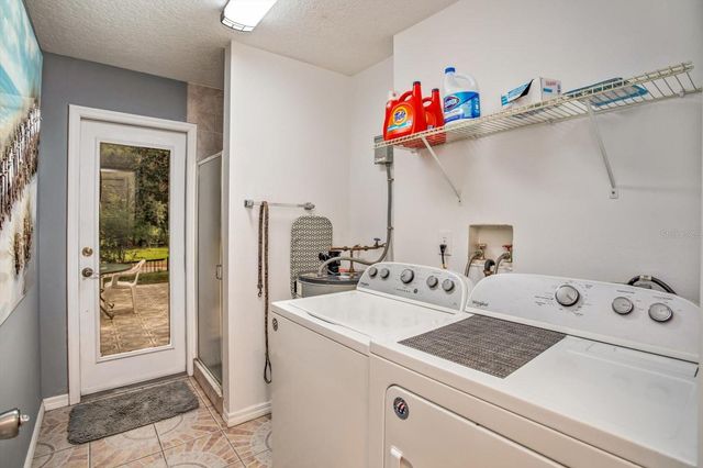 17249 HOLLY COURT, Umatilla, FL 32784