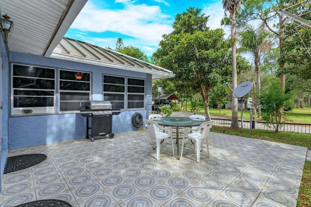 17249 HOLLY COURT, Umatilla, FL 32784