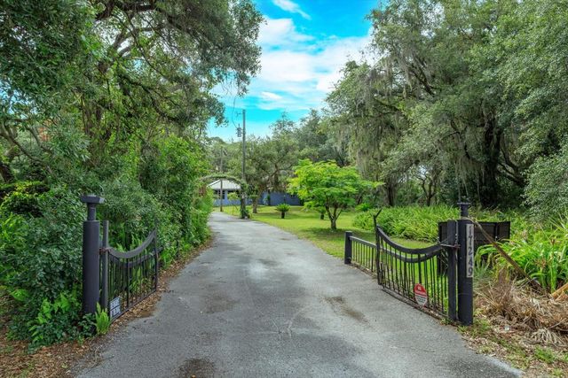 17249 HOLLY COURT, Umatilla, FL 32784