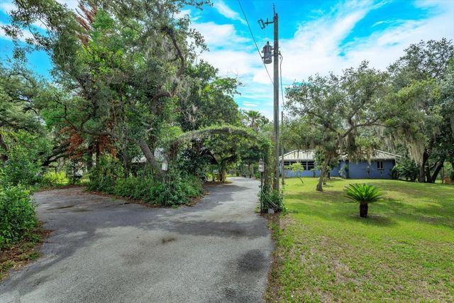 17249 HOLLY COURT, Umatilla, FL 32784
