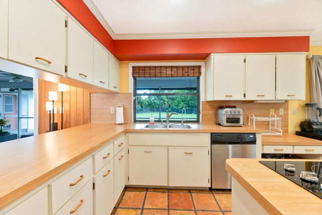 8501 NW 80 Street, Tamarac, FL 33321