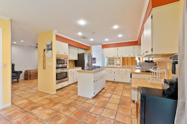 8501 NW 80 Street, Tamarac, FL 33321