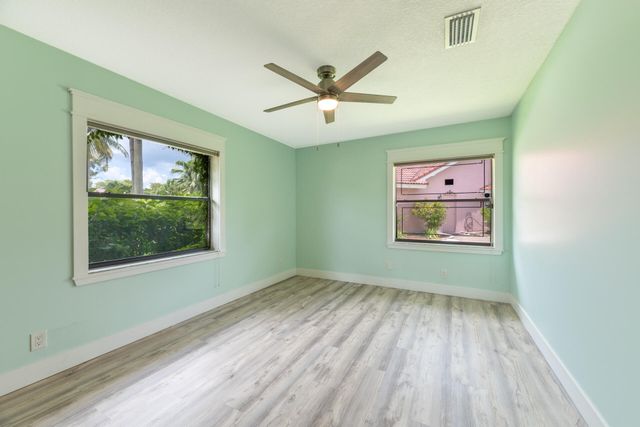 8501 NW 80 Street, Tamarac, FL 33321