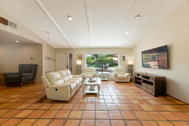 8501 NW 80 Street, Tamarac, FL 33321