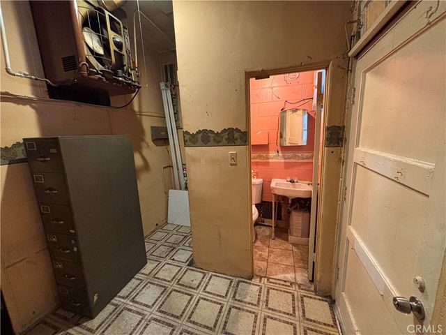 8414 Crenshaw, Inglewood, CA 90305