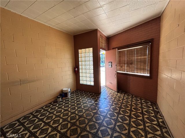 8414 Crenshaw, Inglewood, CA 90305