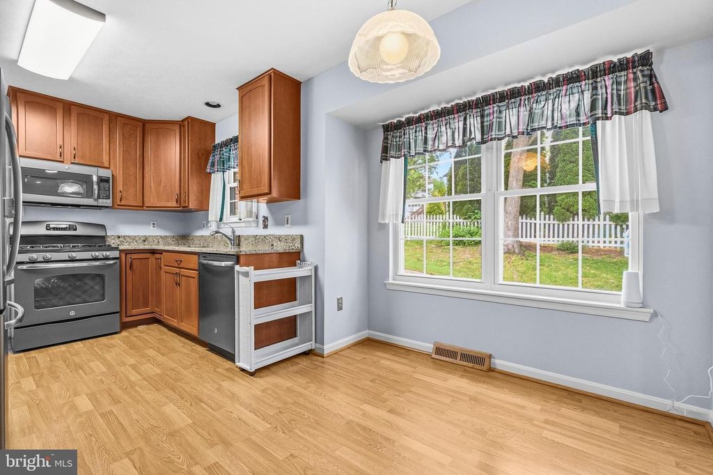 Image 15 of property listing at 704 COLLIER CT, Westminster, MD 21158