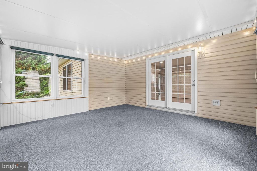 Image 20 of property listing at 704 COLLIER CT, Westminster, MD 21158