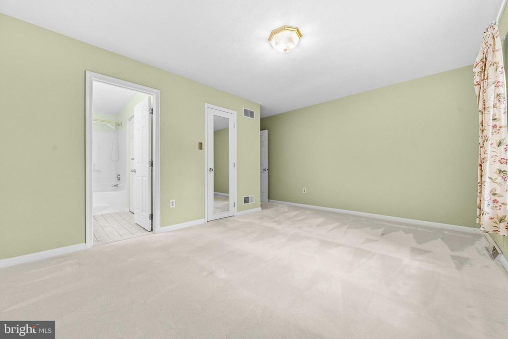 Image 25 of property listing at 704 COLLIER CT, Westminster, MD 21158
