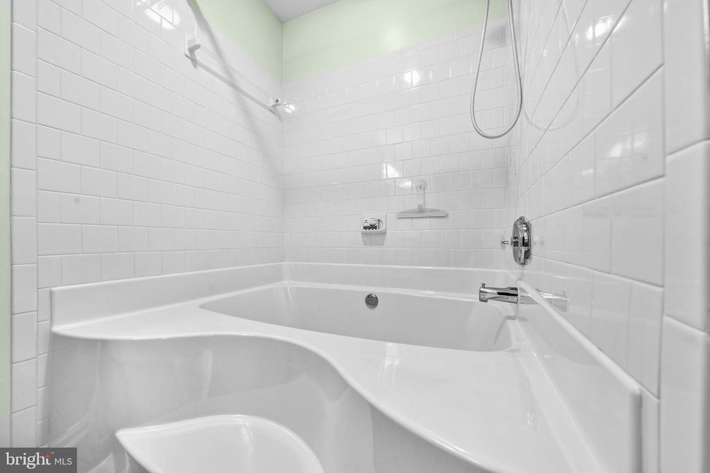 Image 27 of property listing at 704 COLLIER CT, Westminster, MD 21158