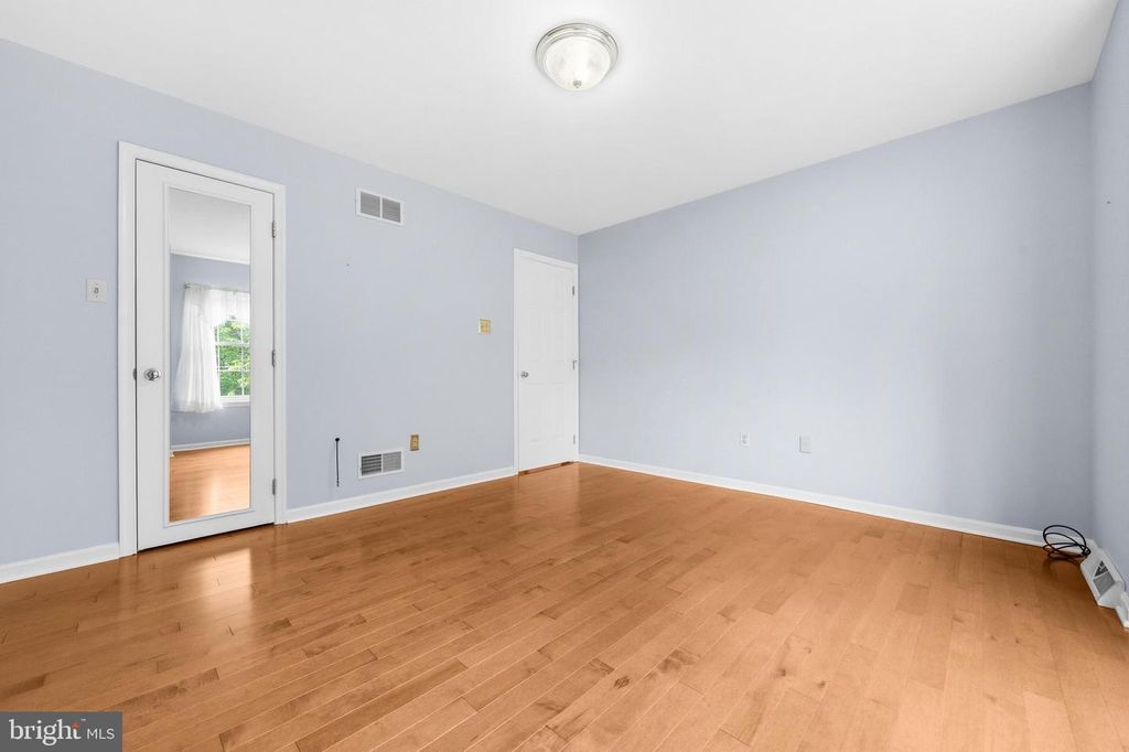 Image 32 of property listing at 704 COLLIER CT, Westminster, MD 21158