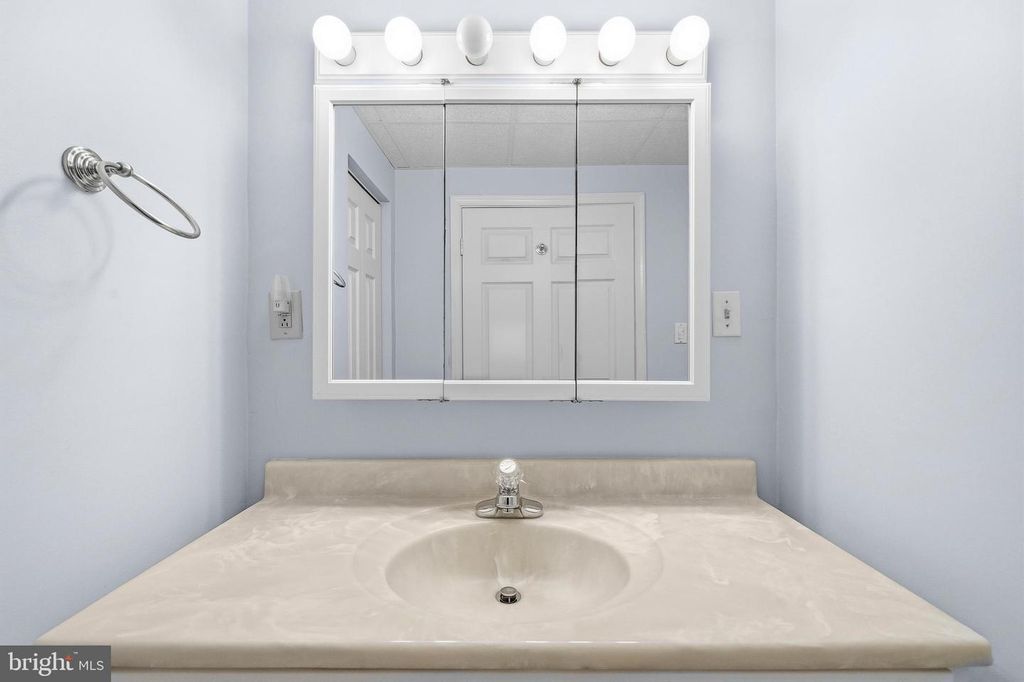 Image 37 of property listing at 704 COLLIER CT, Westminster, MD 21158