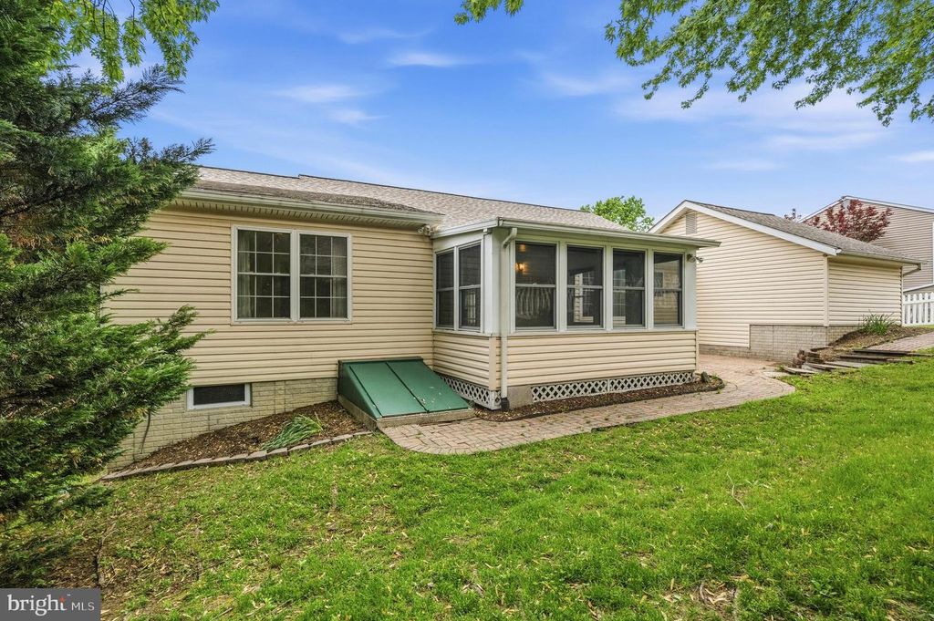 Image 42 of property listing at 704 COLLIER CT, Westminster, MD 21158