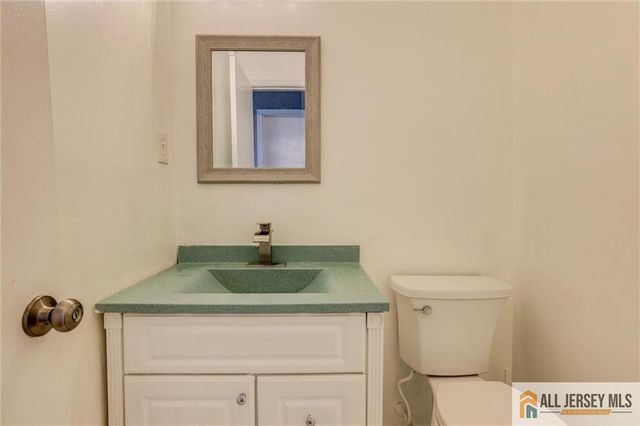 10 Quincy Circle L-10, South Brunswick, NJ 08810