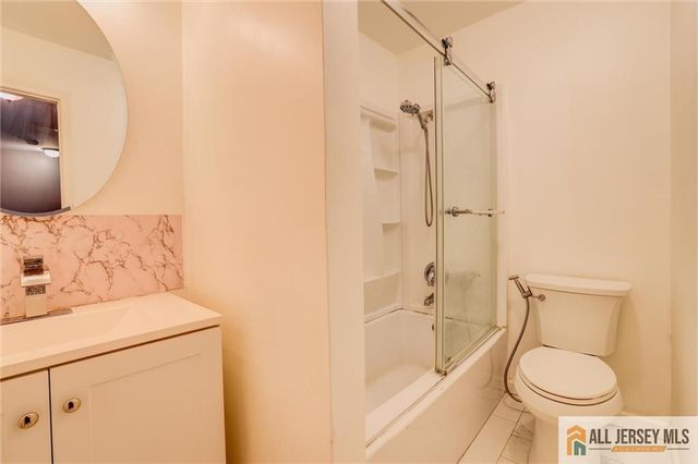 10 Quincy Circle L-10, South Brunswick, NJ 08810