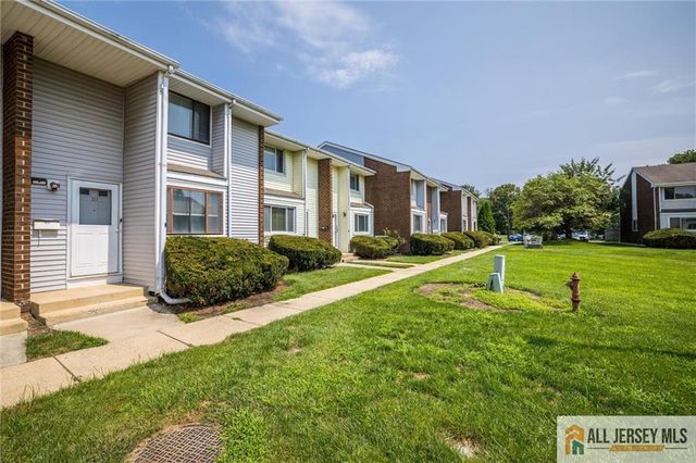 10 Quincy Circle L-10, South Brunswick, NJ 08810