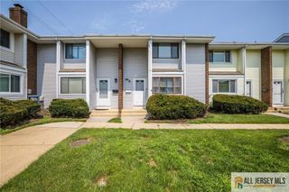 10 Quincy Circle L-10, South Brunswick, NJ 08810