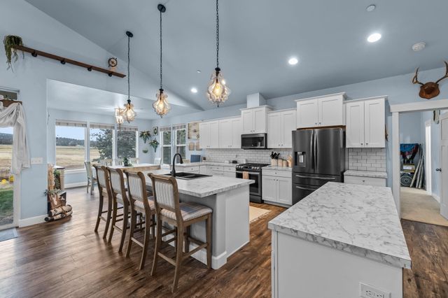 8997 NW Elizabeth Way, Prineville, OR 97754