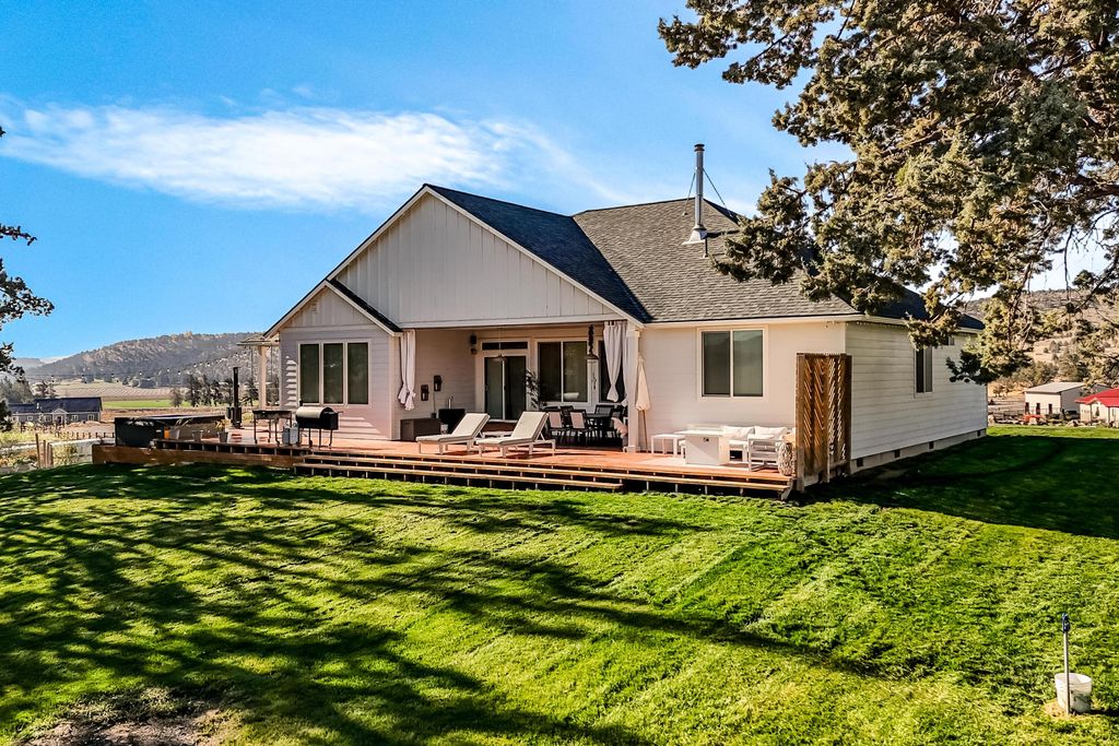 8997 NW Elizabeth Way, Prineville, OR 97754