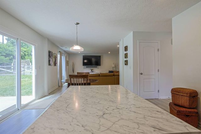 1327 Meadowcrest Circle, Independence, KY 41051