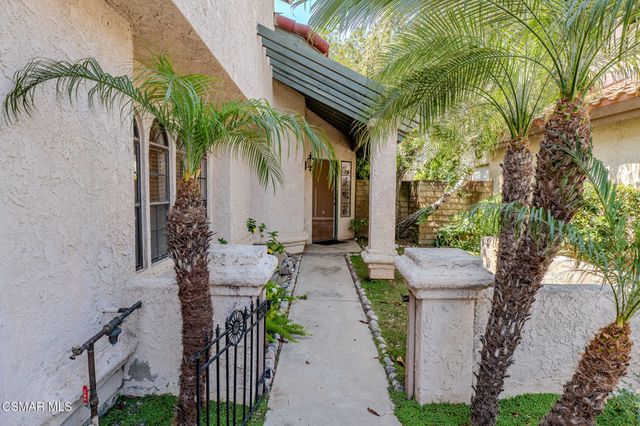 2704 Simi Hills Lane, Simi Valley, CA 93063