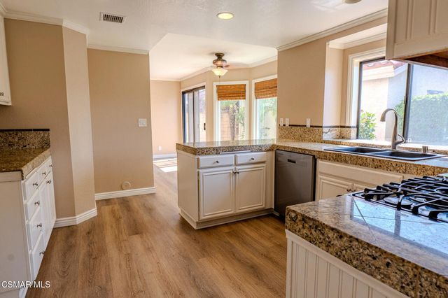 2704 Simi Hills Lane, Simi Valley, CA 93063