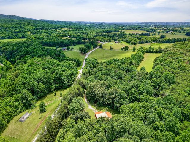 9249 Monterey Hwy, Sparta, TN 38583