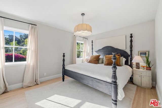 859 Cresthaven Drive, Los Angeles, CA 90042