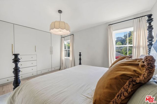 859 Cresthaven Drive, Los Angeles, CA 90042