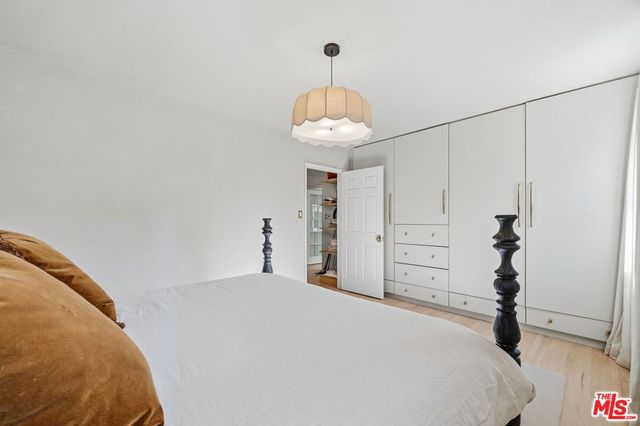 859 Cresthaven Drive, Los Angeles, CA 90042