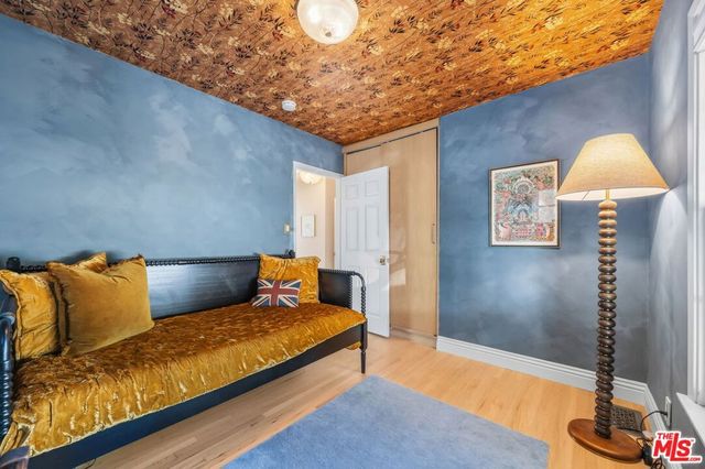 859 Cresthaven Drive, Los Angeles, CA 90042