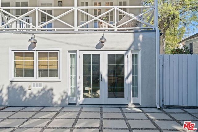 859 Cresthaven Drive, Los Angeles, CA 90042