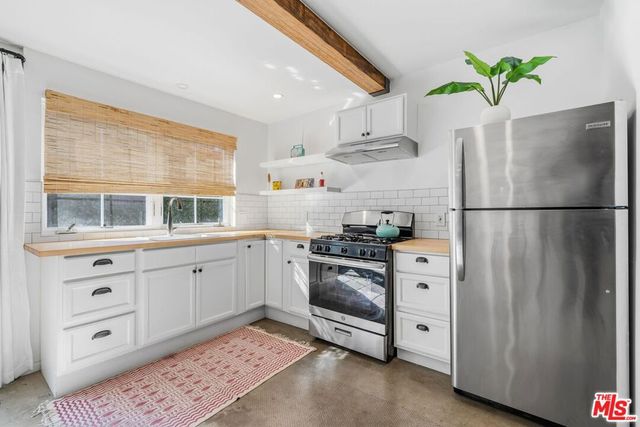 859 Cresthaven Drive, Los Angeles, CA 90042