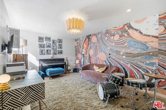 859 Cresthaven Drive, Los Angeles, CA 90042