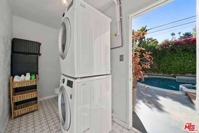 859 Cresthaven Drive, Los Angeles, CA 90042