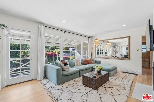 859 Cresthaven Drive, Los Angeles, CA 90042