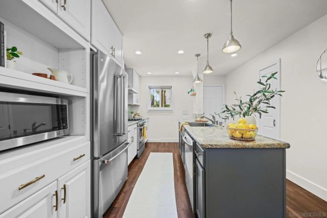 4794 Arizona 209, San Diego, CA 92116