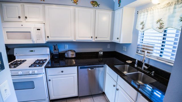 17751 Panama City Beach Parkway UNIT 7B, Panama City Beach, FL 32413