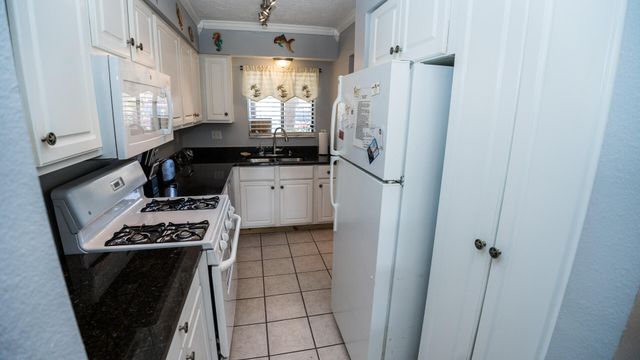 17751 Panama City Beach Parkway UNIT 7B, Panama City Beach, FL 32413