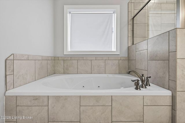 11516 Angel Falls Dr, Prospect, KY 40059