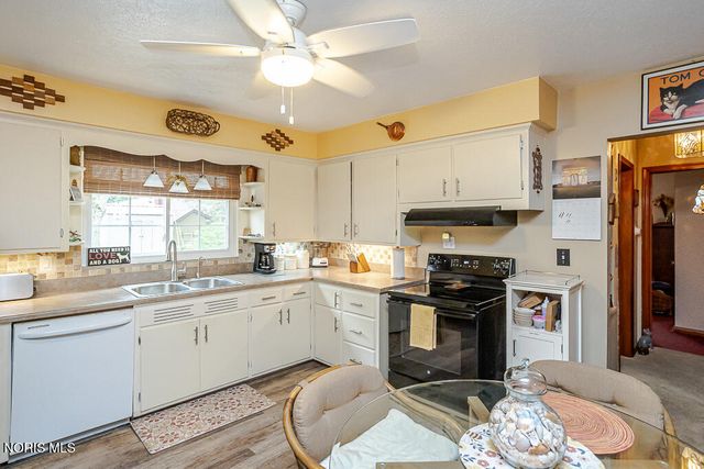 3215 Ravenwood Boulevard, Toledo, OH 43614