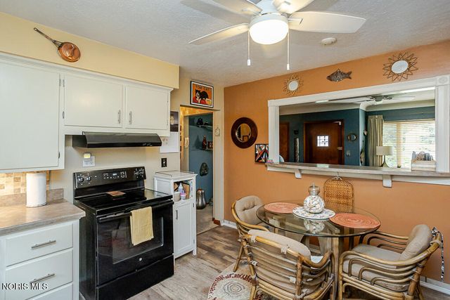 3215 Ravenwood Boulevard, Toledo, OH 43614