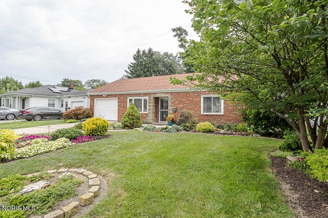 3215 Ravenwood Boulevard, Toledo, OH 43614